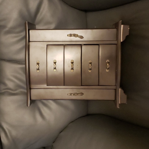 Jewelry - Beautiful Jewelry box